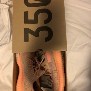 Yeezy 350 V2 clay US SIZE 4 1/2